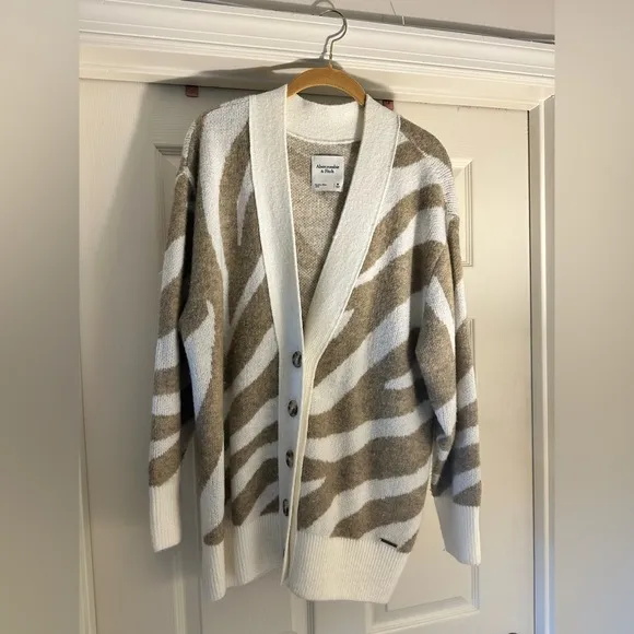 Abercrombie &amp; Fitch Animal Print Cardigan Size M