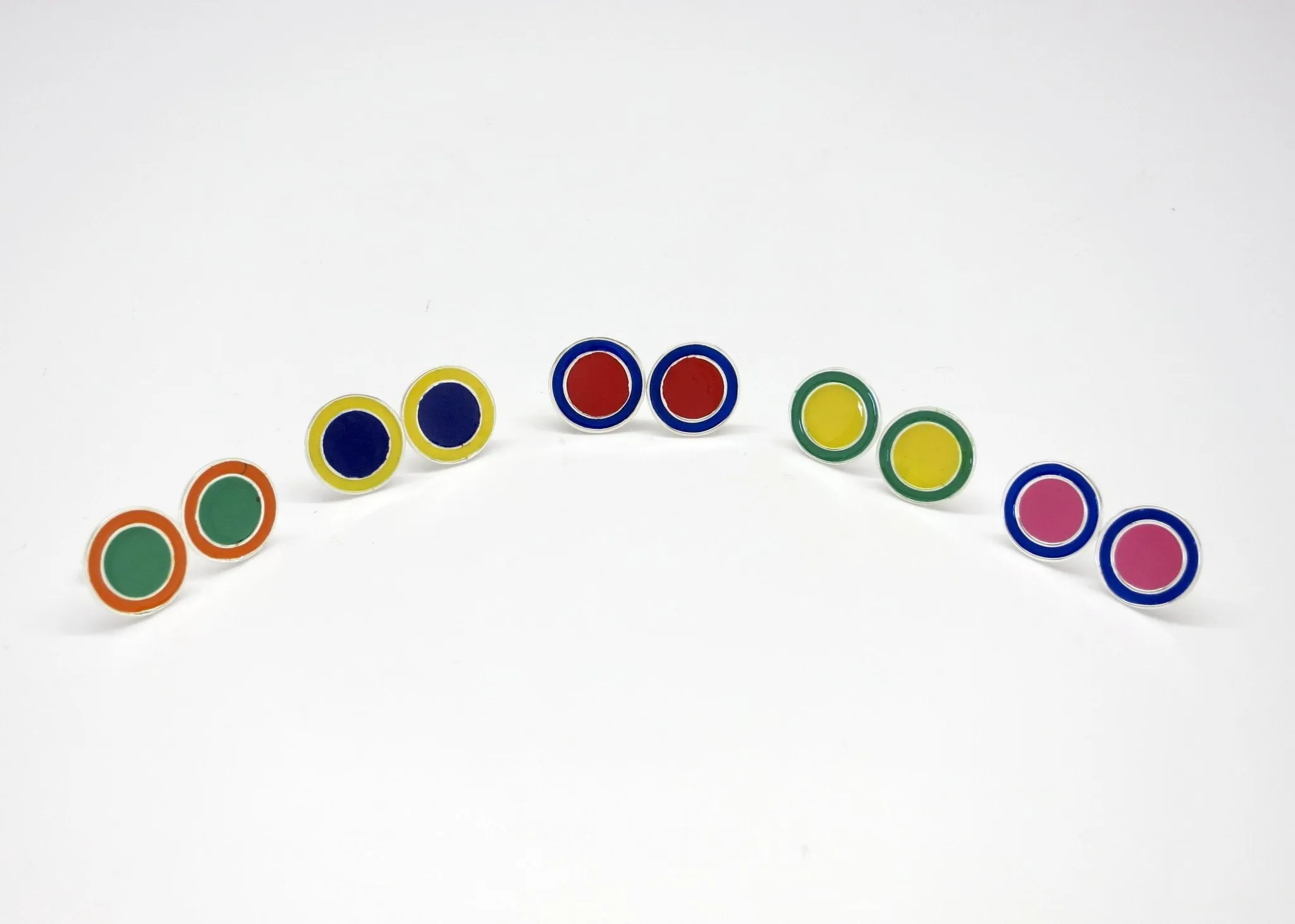 Chic, round bi-color enamel studs