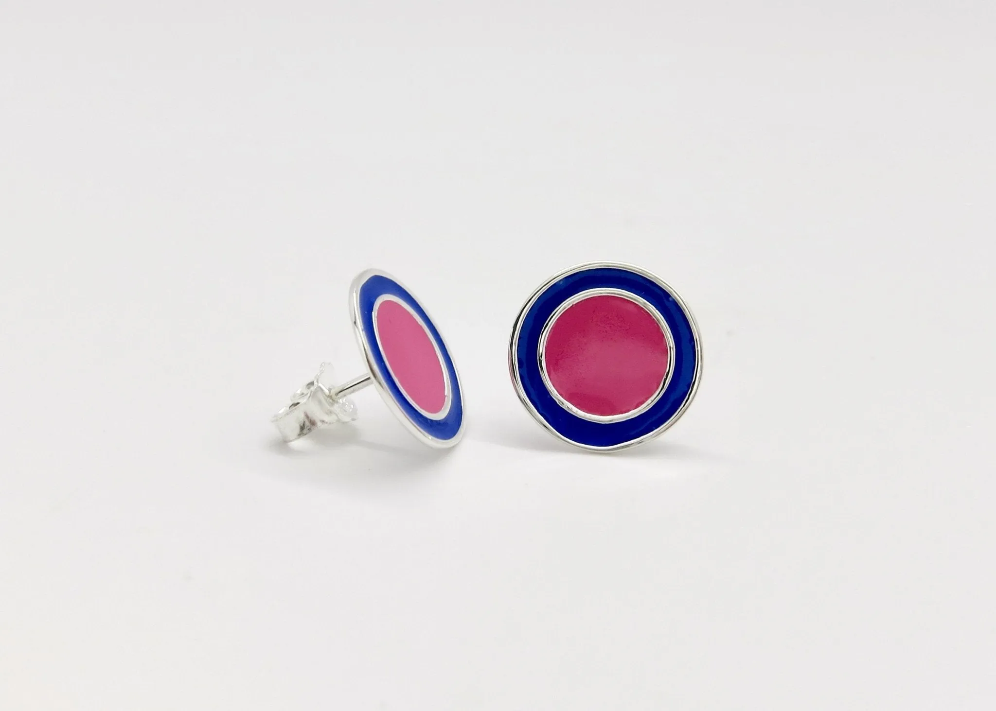 Chic, round bi-color enamel studs