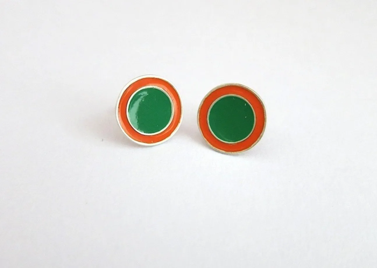 Chic, round bi-color enamel studs