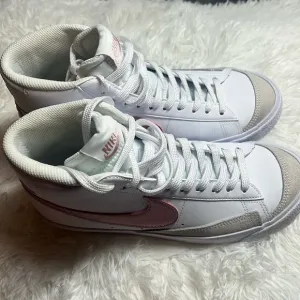 High Top Nike Blazers Boys