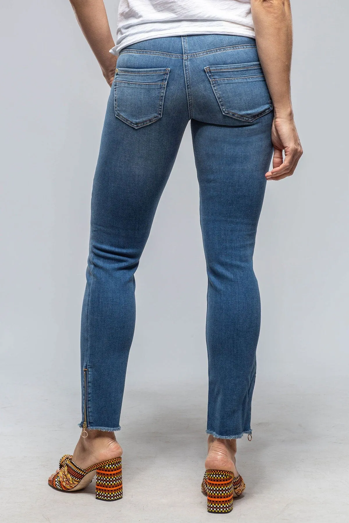 MAC Rich Slim Chic in Authentic Indigo