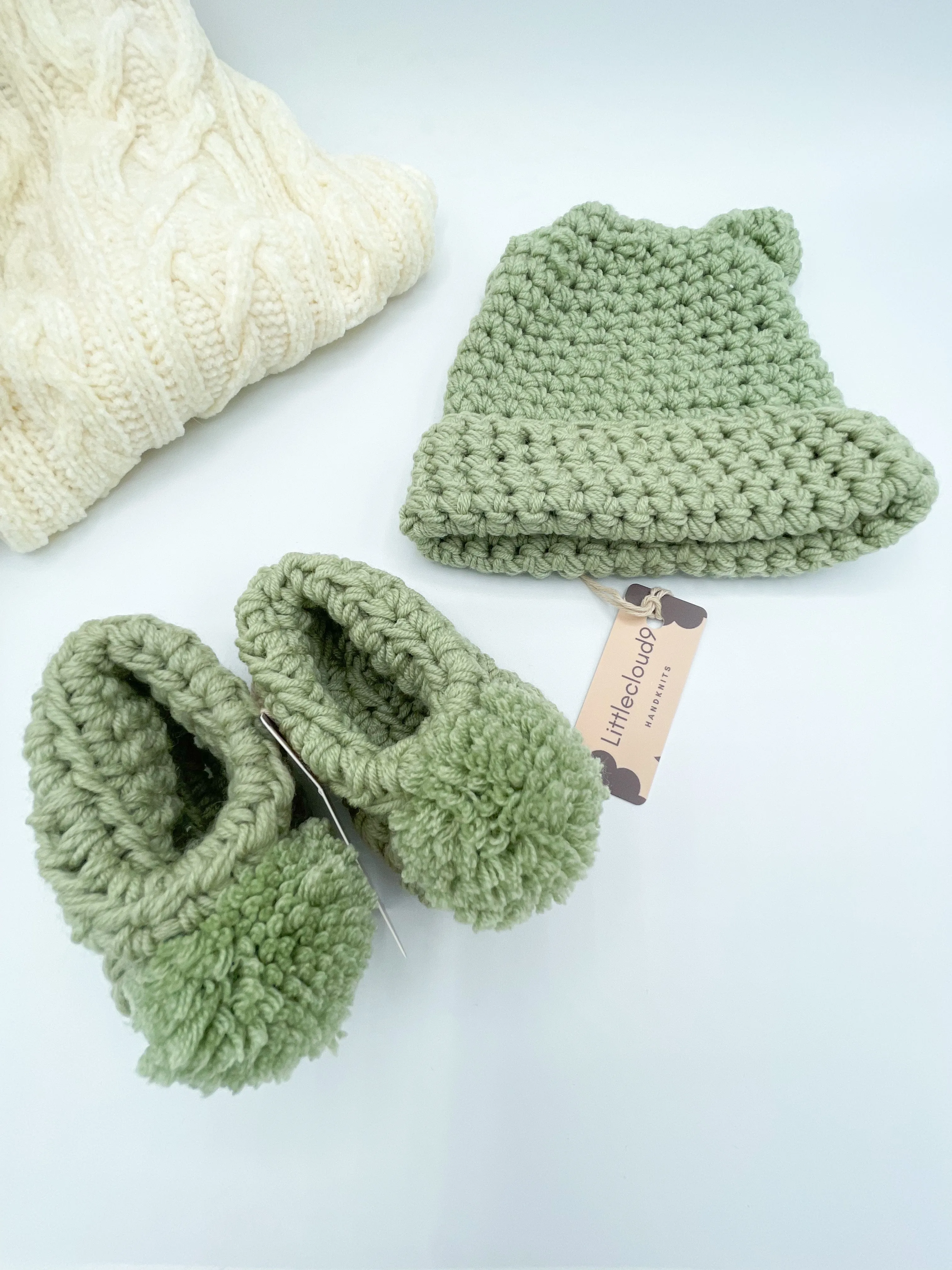 Merino Wool Bear Ears Hand-Crocheted Baby beanie and booties set