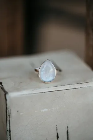Mika Ring | Rainbow Moonstone