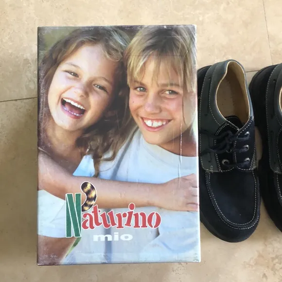 Naturino boys suede shoes Sz 5 NWB