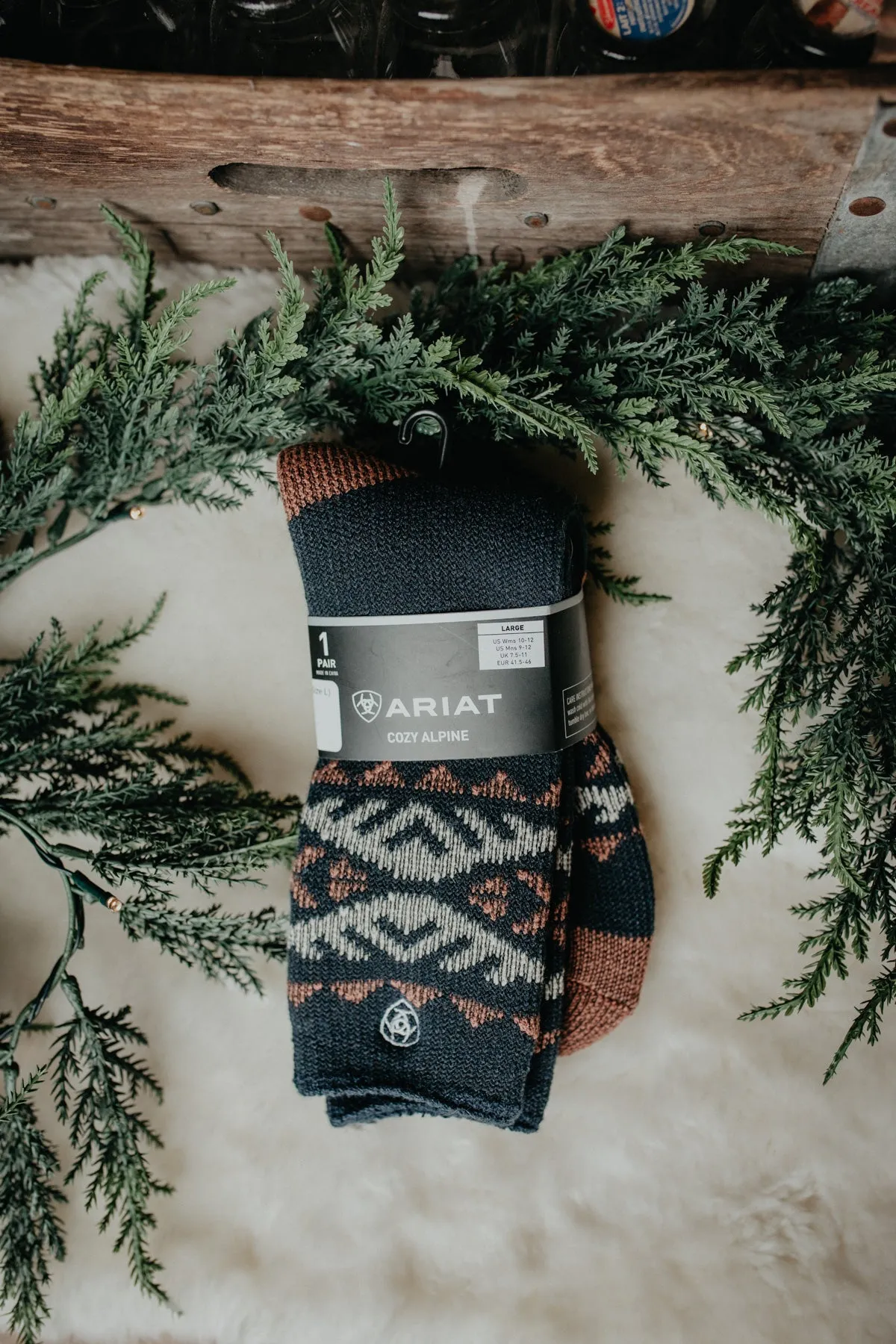 Navy Cozy Alpine Ariat Socks (Size L)