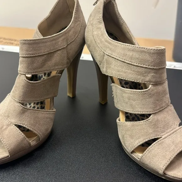 Nine West Heels women’s size 7 1/2