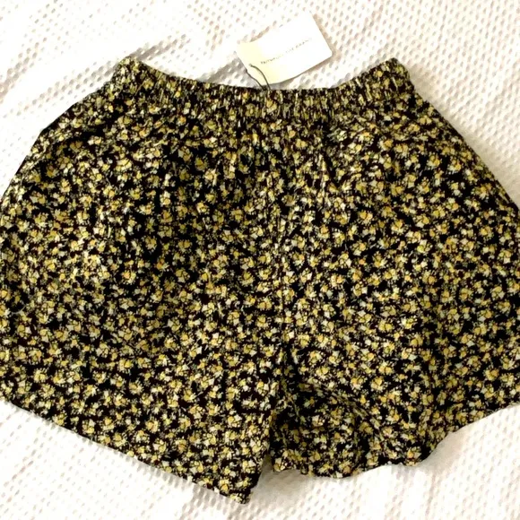 NWT Faithfull the Brand Sereno Shorts Black Yellow Floral Drawstring. X-Small