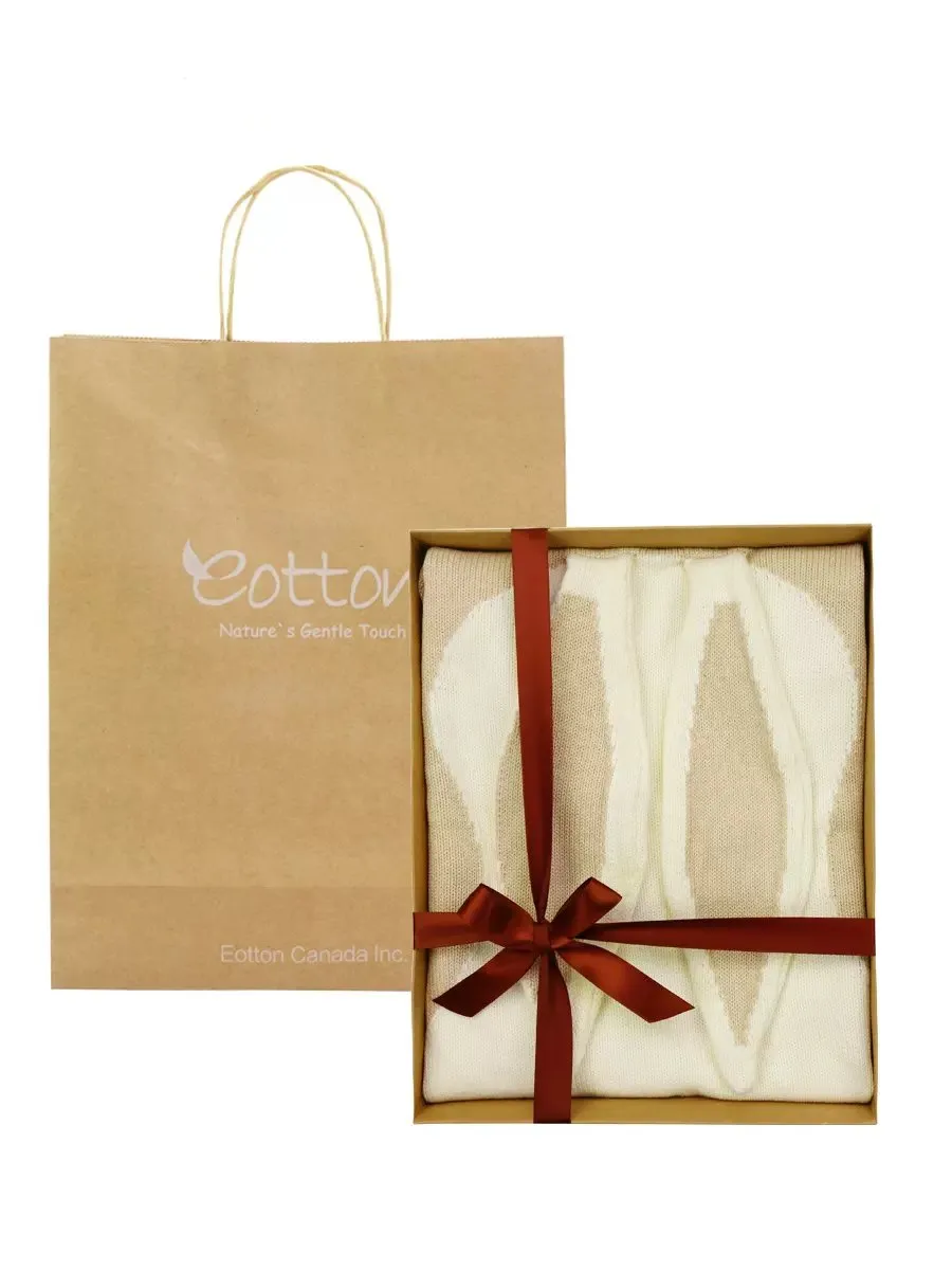 Personalized Infant Gifts: Cozy Organic Knitted Blanket Gift Set