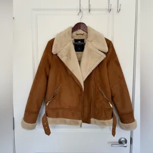 Suede motorcycle ramones jacket fur lined Hollister size Small
