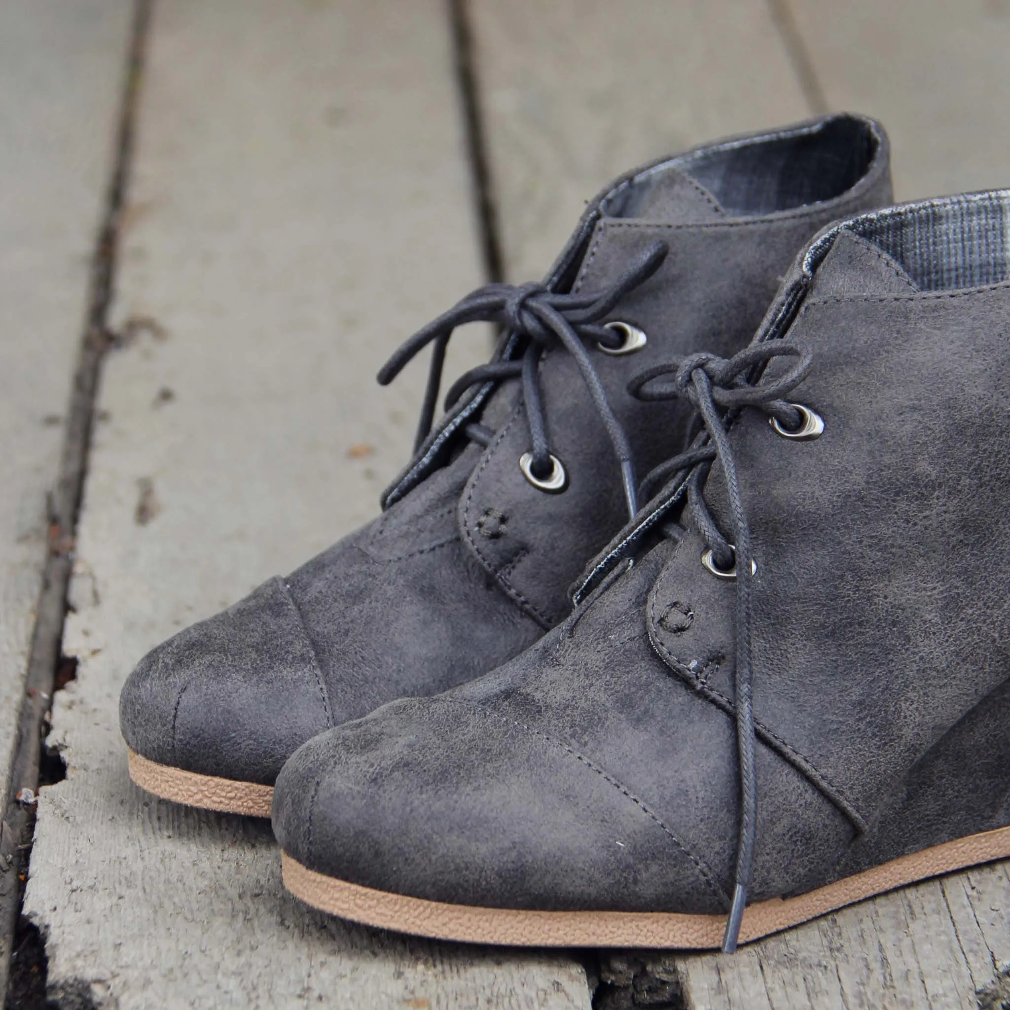 The Billie Plaid Booties in Gray