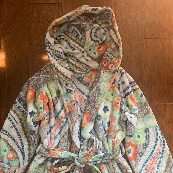 Vera Bradley Hooded Cozy Paisley Robe - Size S/M