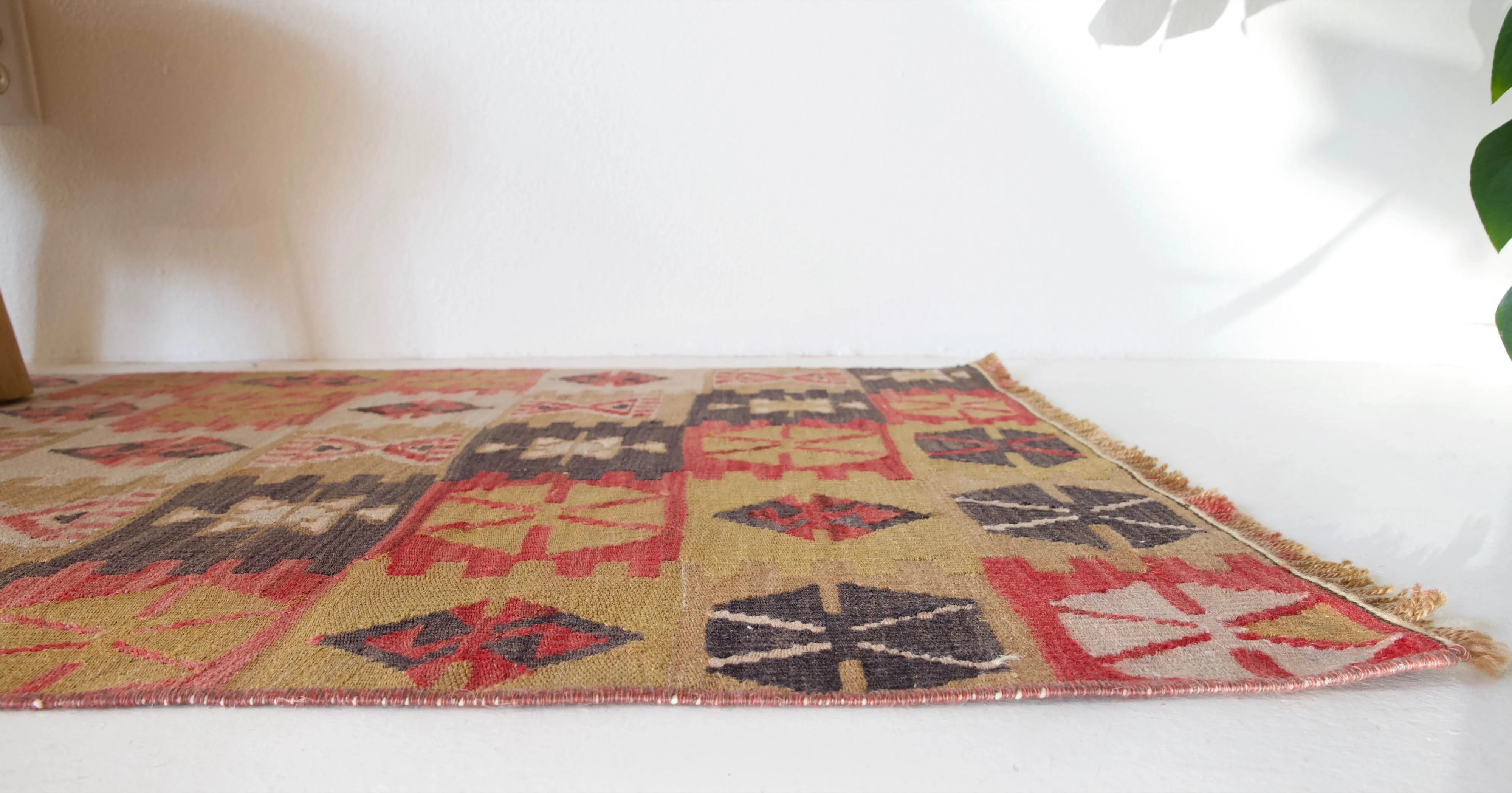 Vintage central Anatolian kilim runner 2'4" x 6' 5"